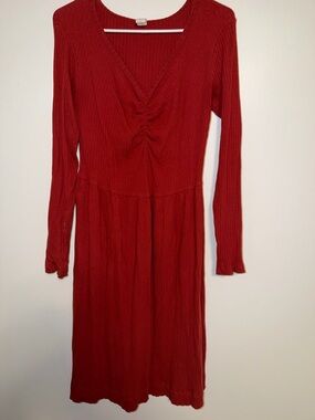 kate quinn Red Ribbed V‑Neck Midi Dress